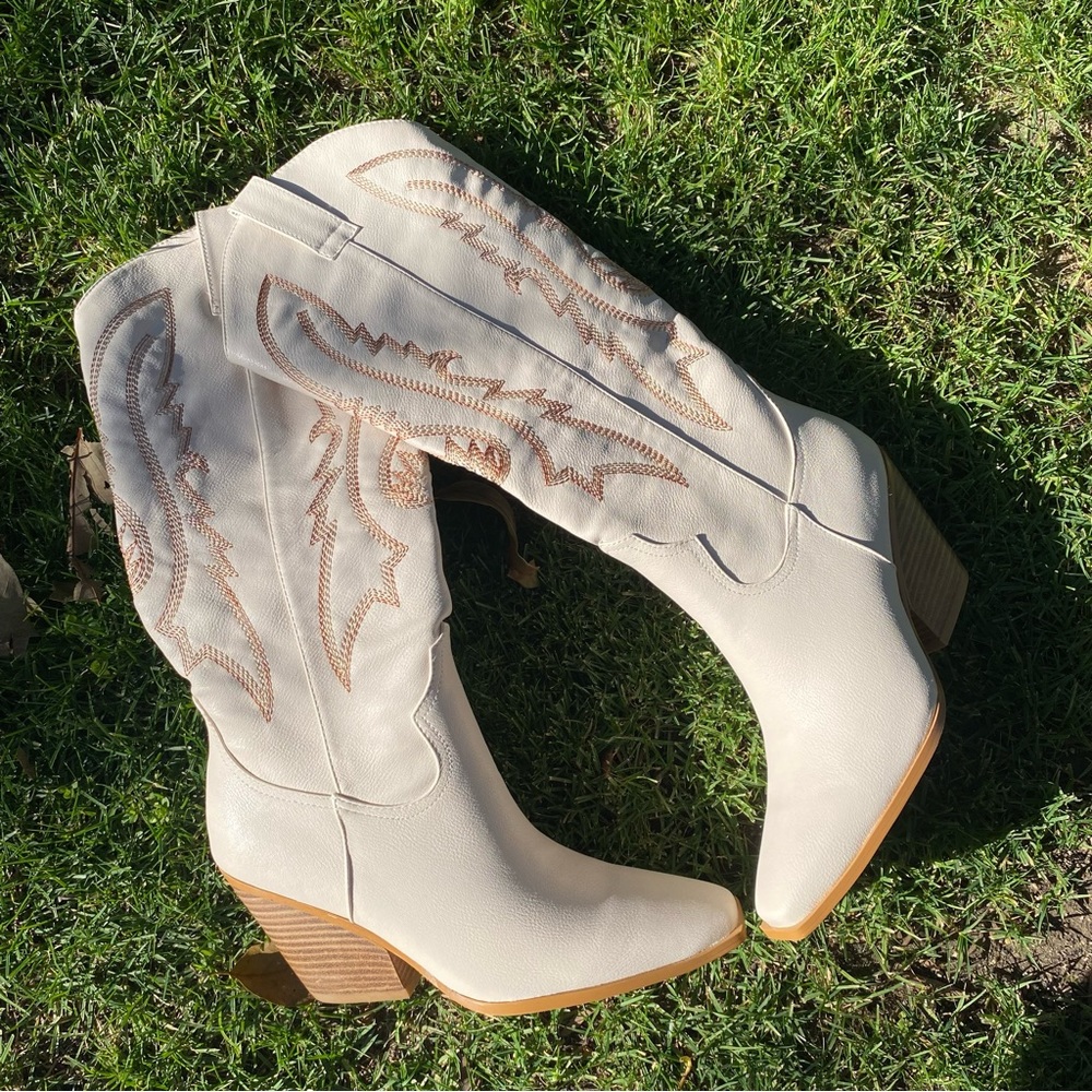NEW Cream ivory western boots heeled long cowboy boot stacked heel soft point 7